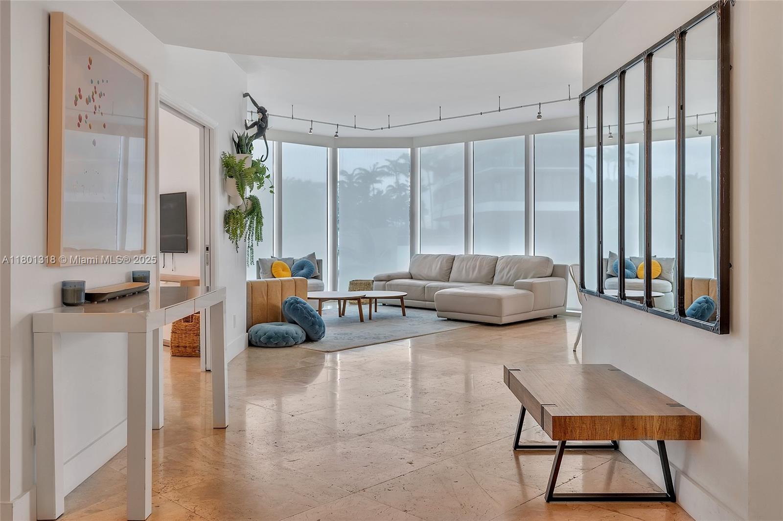 300 Pointe Dr Unit 403, Miami Beach, Florida 33139
