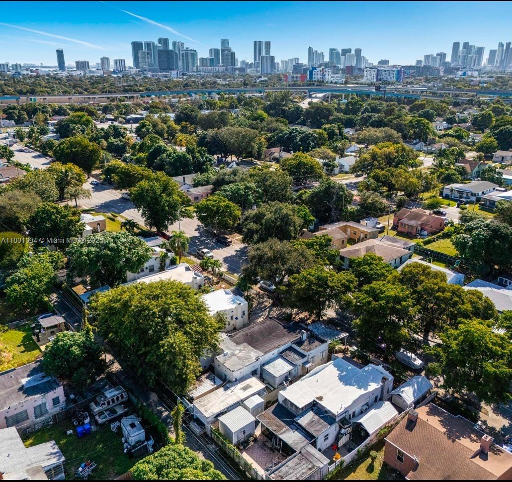 913 NW 46th St  For Sale A11801394, FL