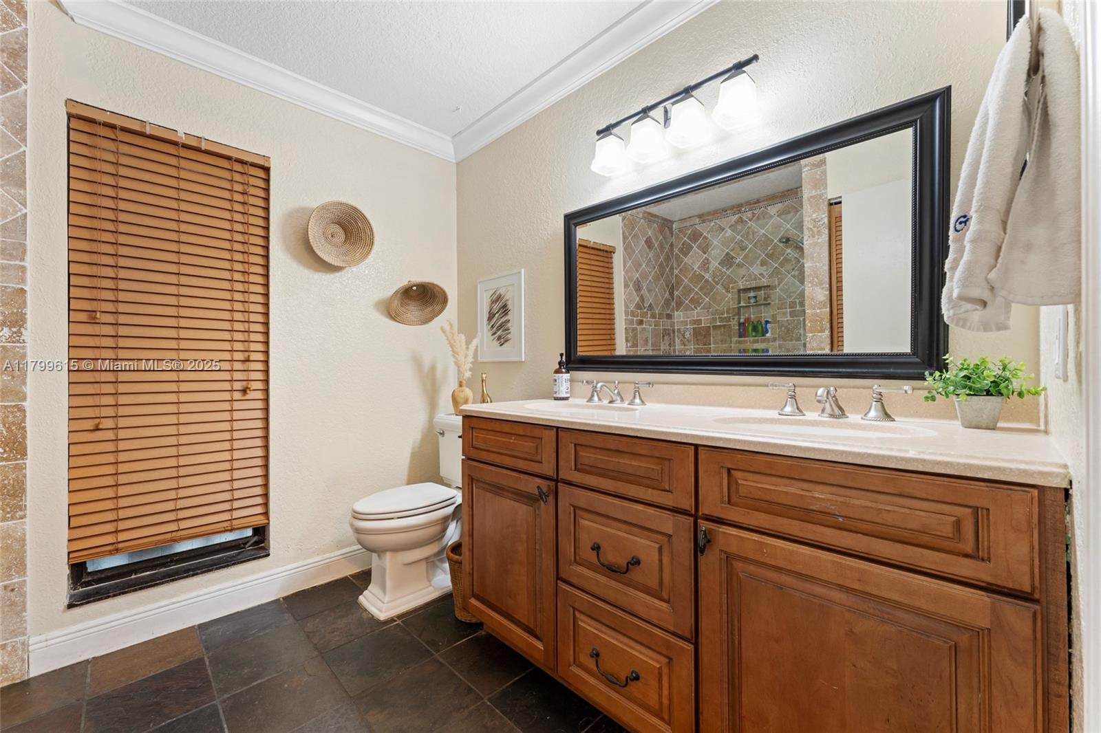 2421 NW 102nd Way, Pembroke Pines, Florida image 13