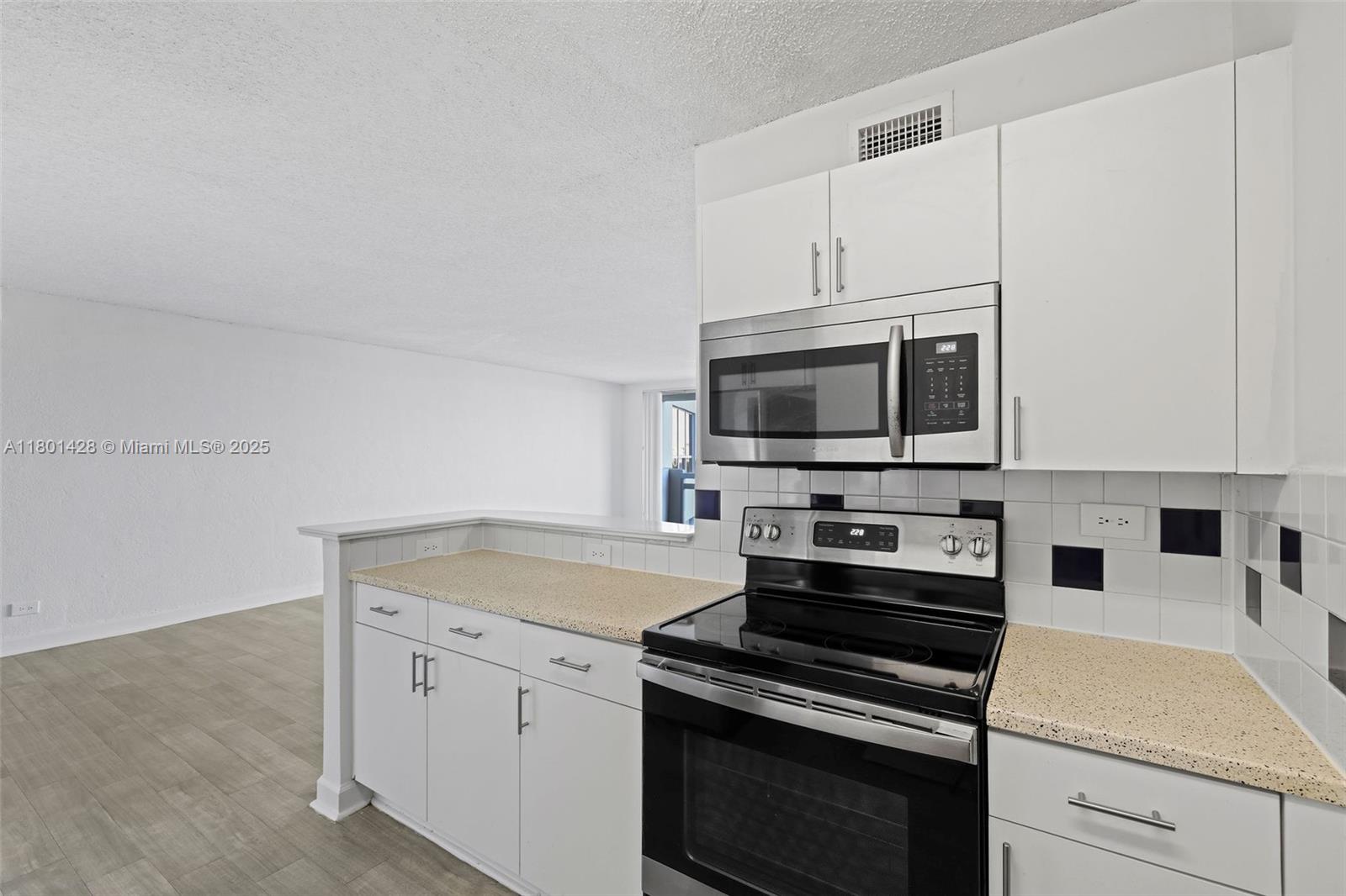 Property photo # 4