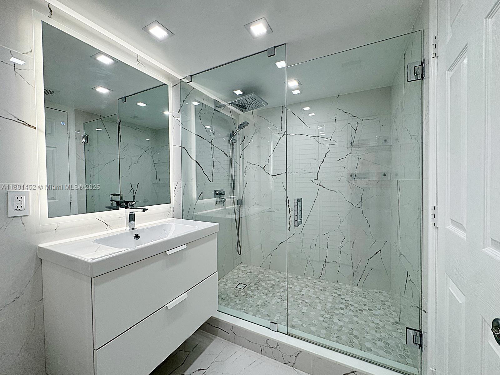 2961 NE 185th St #1617, Aventura, Florida image 1