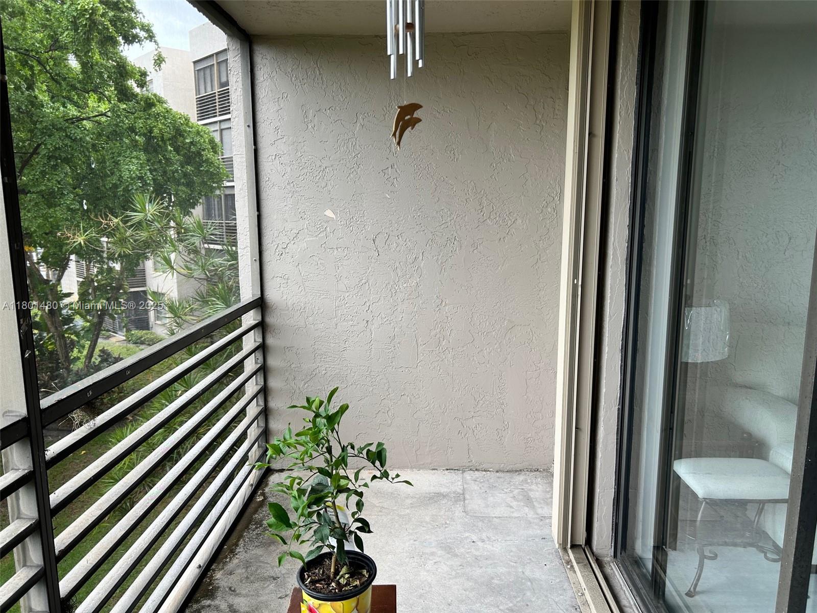 1000 Colony Point Cir #302, Pembroke Pines, Florida image 10
