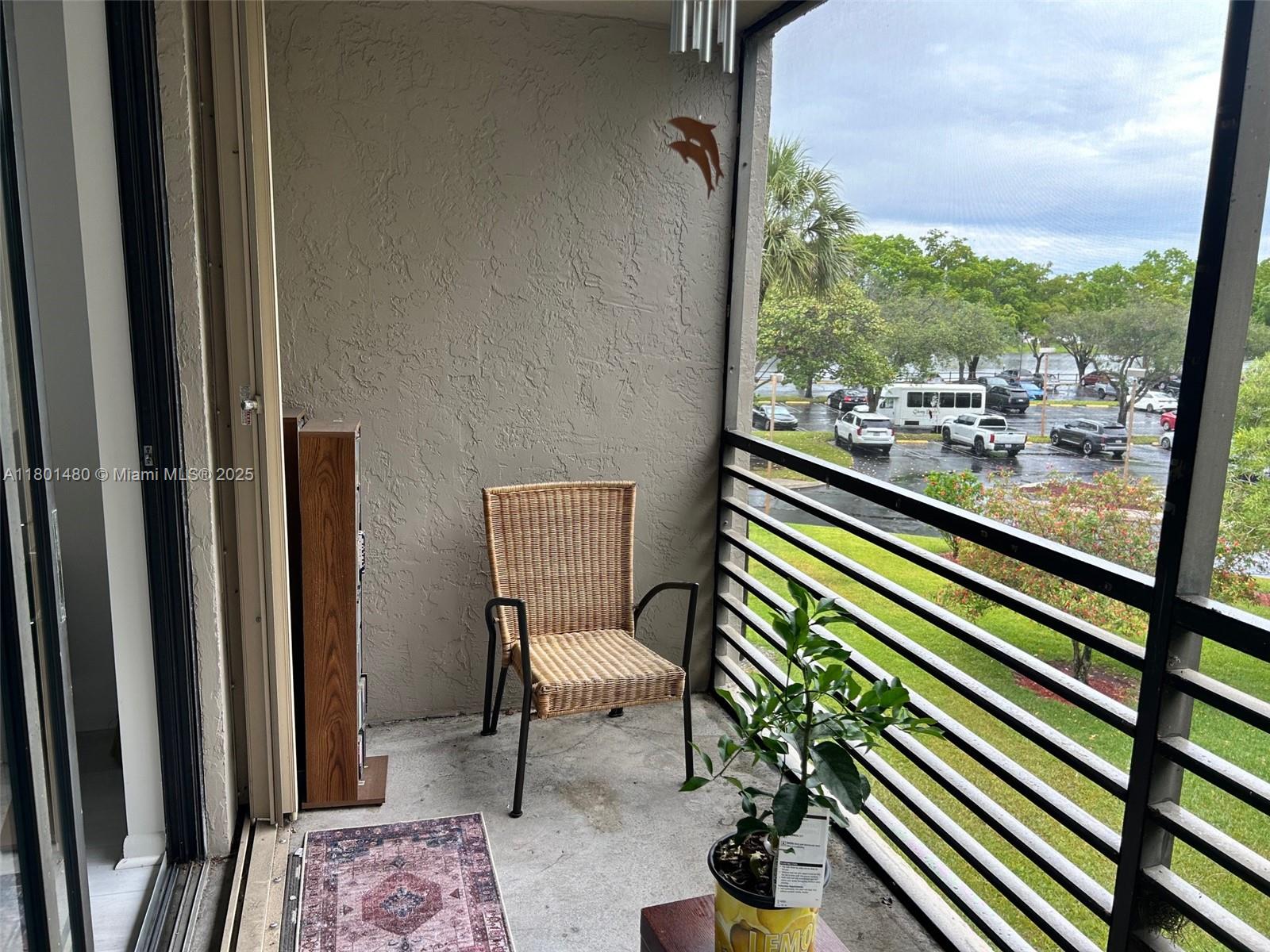 1000 Colony Point Cir #302, Pembroke Pines, Florida image 11