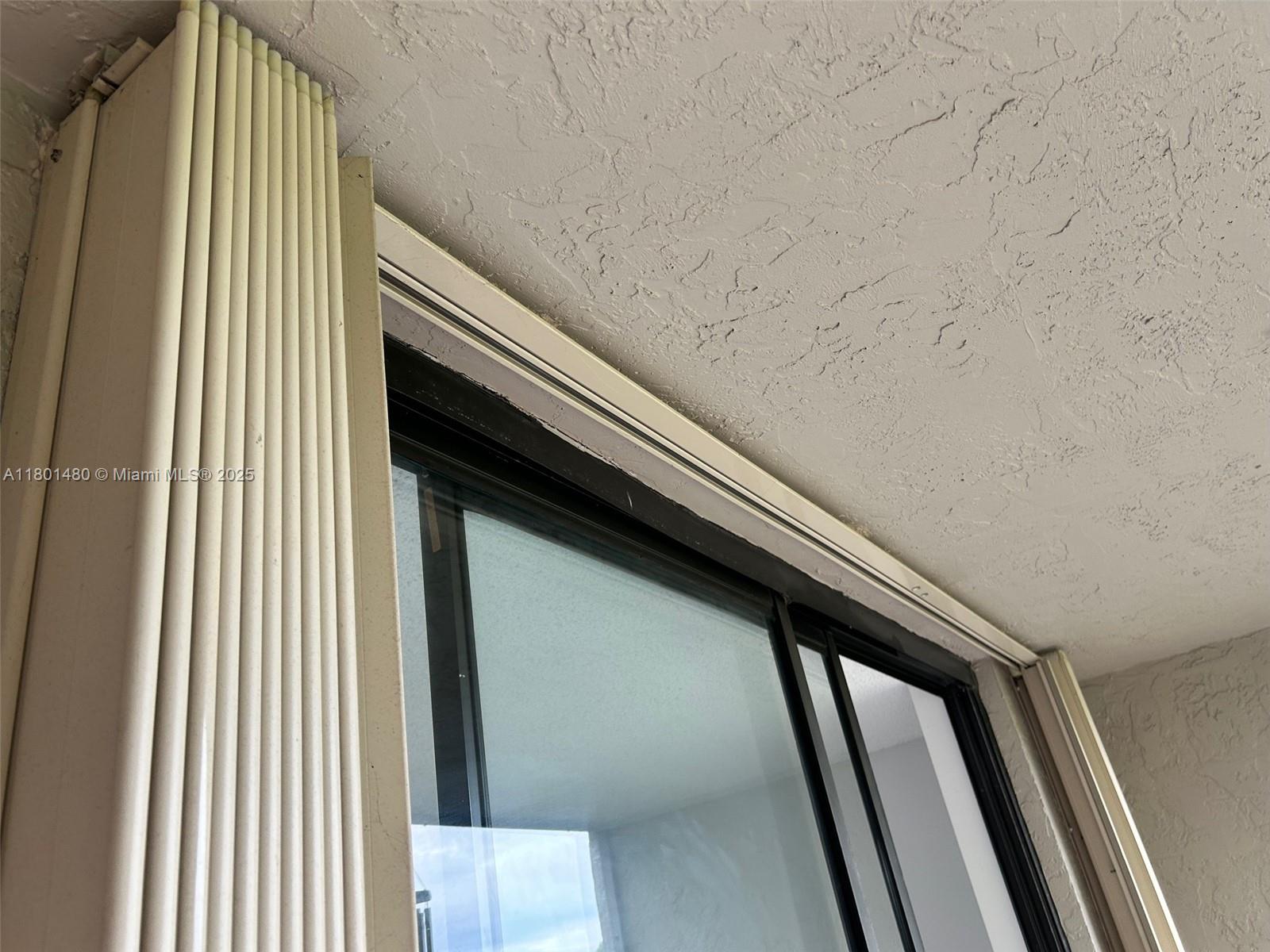 1000 Colony Point Cir #302, Pembroke Pines, Florida image 12