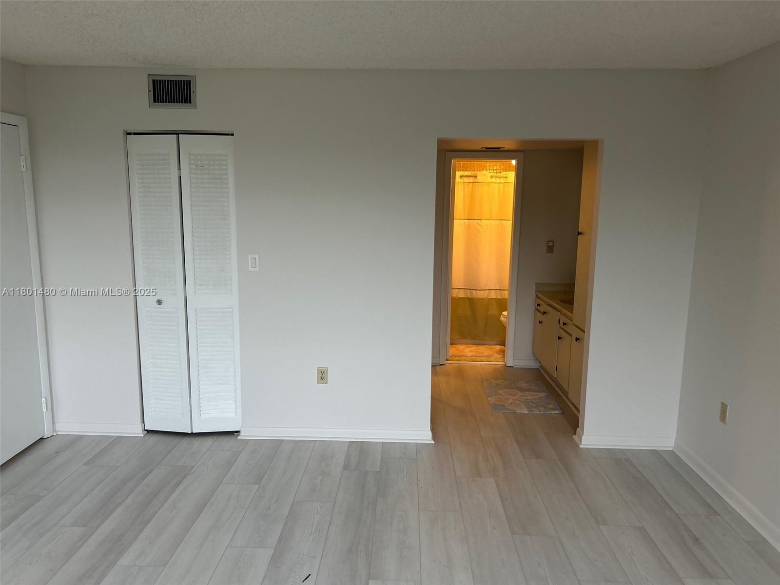 1000 Colony Point Cir #302, Pembroke Pines, Florida image 17