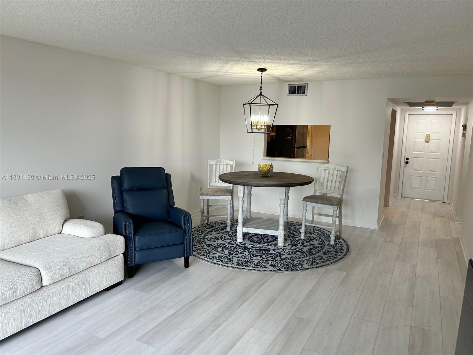 1000 Colony Point Cir #302, Pembroke Pines, Florida image 7