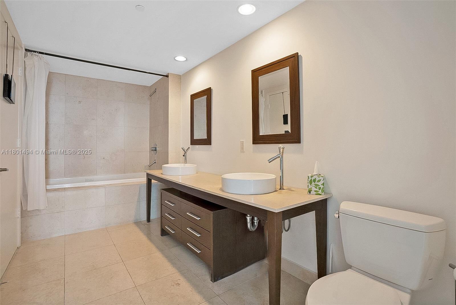 495 Brickell Ave #5509, Miami FL 33131