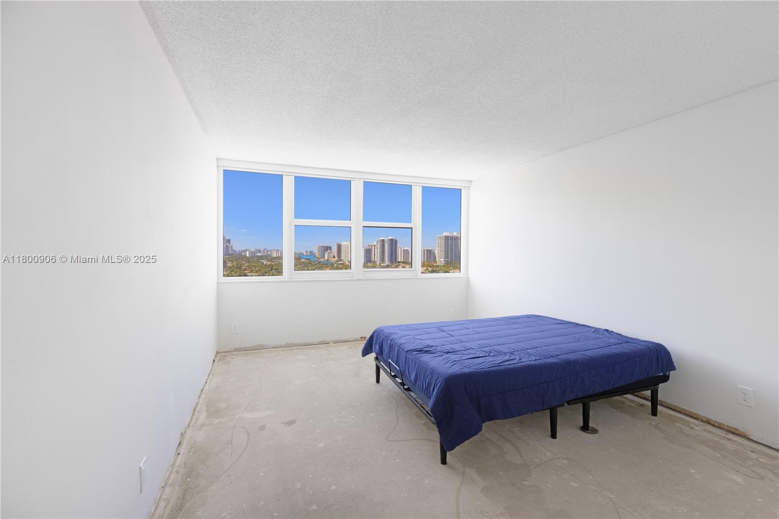 Listing Photo 14