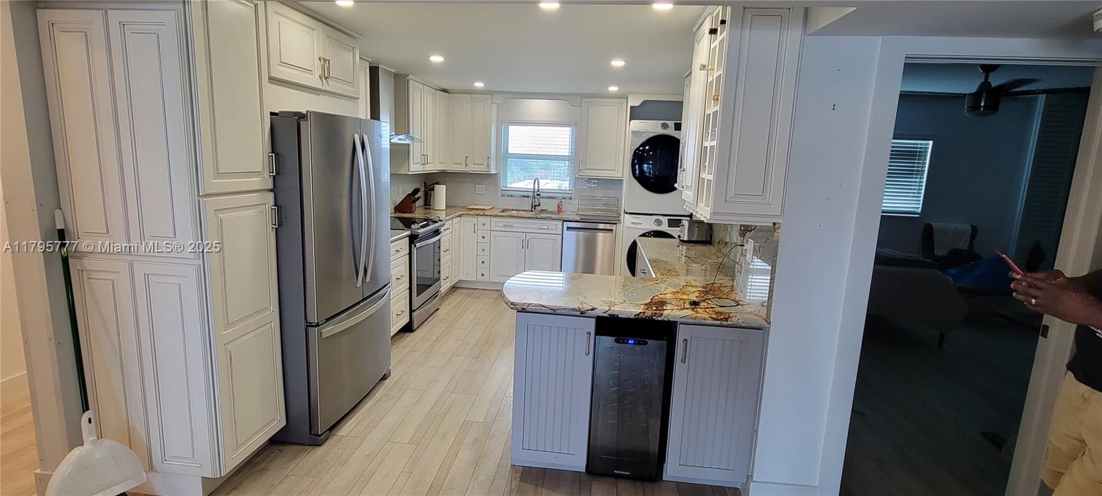 3040 Lake Shore Dr Ph2, Riviera Beach, Florida image 14