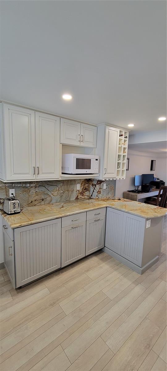 3040 Lake Shore Dr Ph2, Riviera Beach, Florida image 16