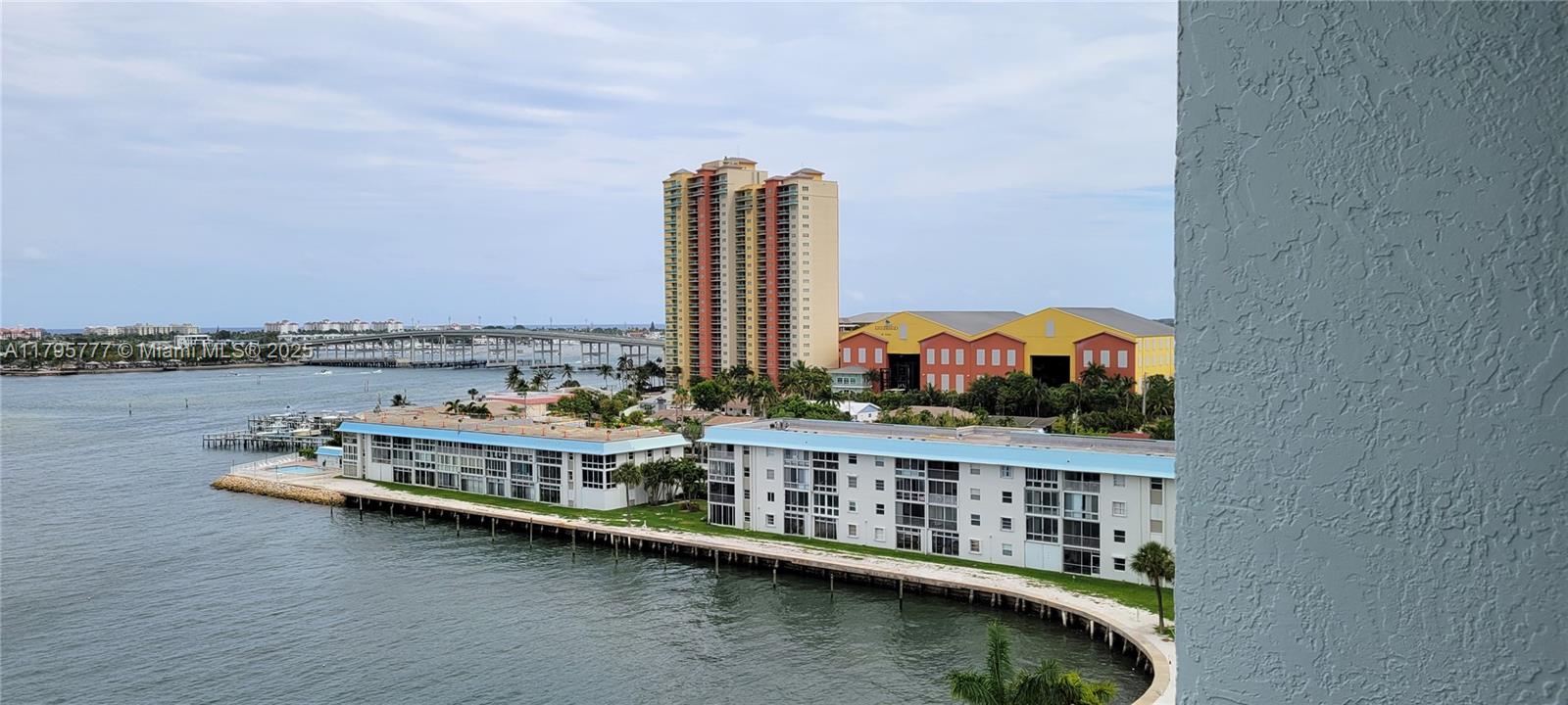 3040 Lake Shore Dr Ph2, Riviera Beach, Florida image 8