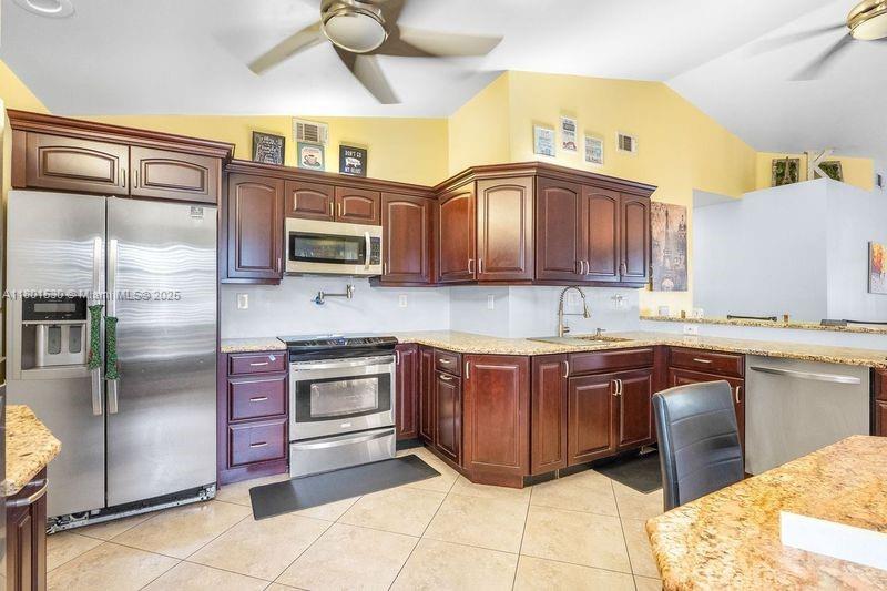 550 Auburn Way, Davie, Florida image 7