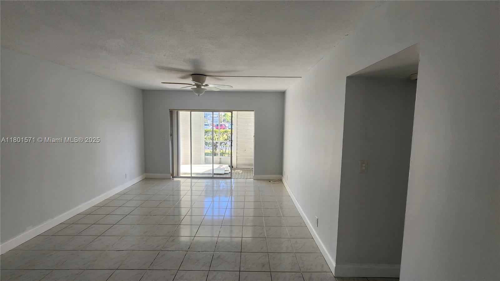 981 Hillcrest Ct #114, Hollywood, Florida image 12