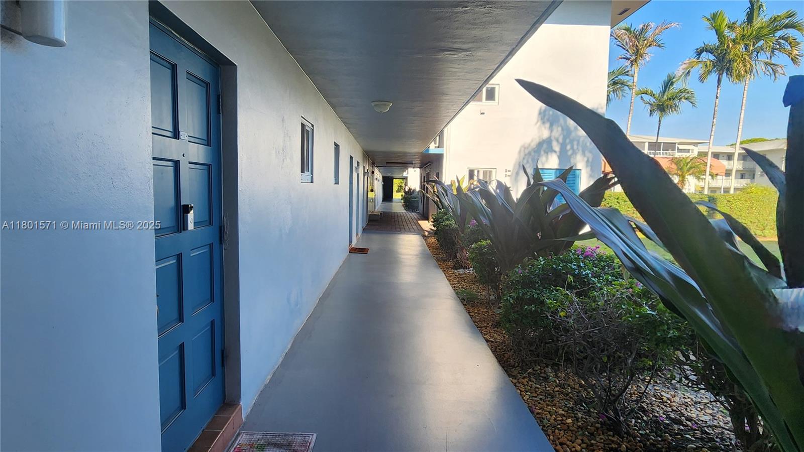 981 Hillcrest Ct #114, Hollywood, Florida image 3