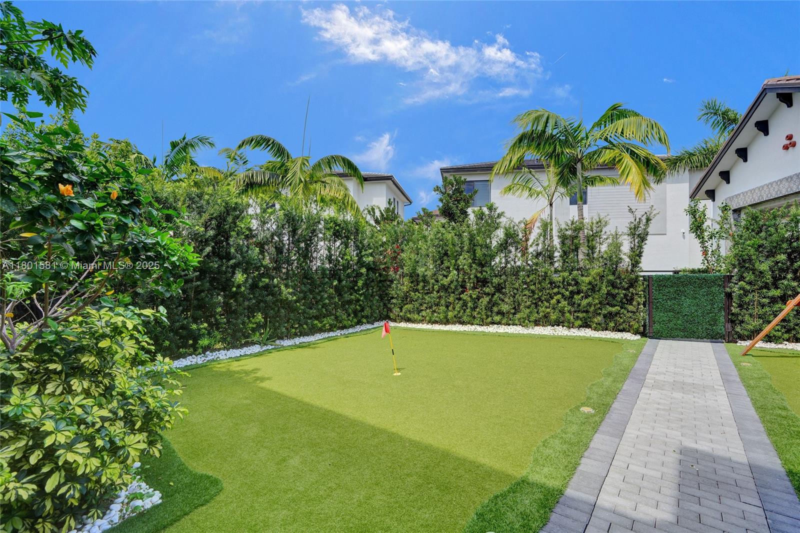 8211 NW 43rd Ter, Doral, Florida image 21