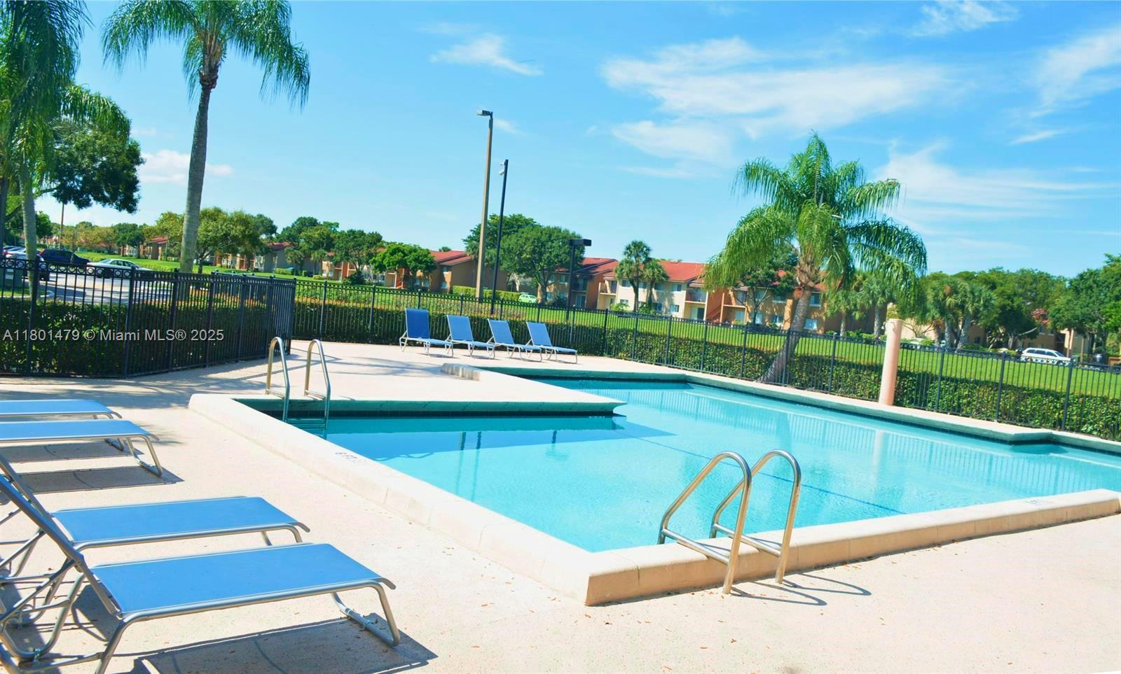 1141 Lake Victoria Dr #E, West Palm Beach, Florida image 11
