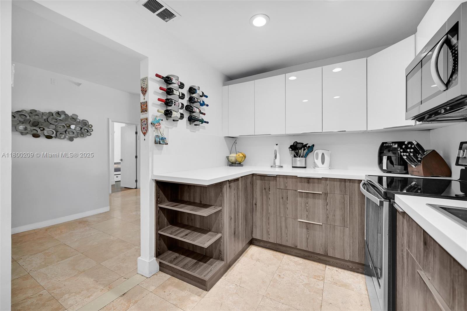 20505 E Country Club Dr #137, Aventura, Florida image 31