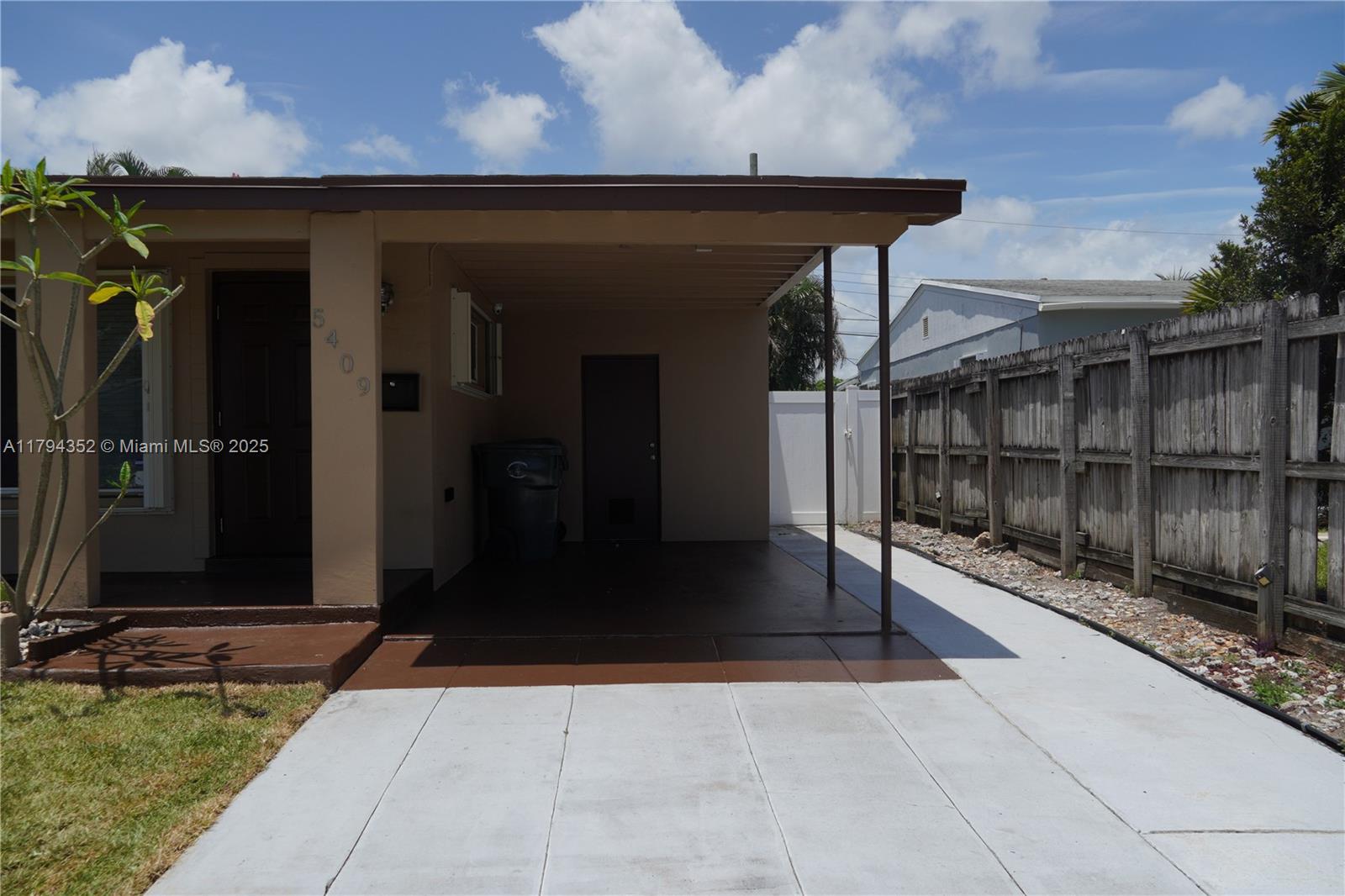 5409 NE 4th Ter, Oakland Park, Florida image 11