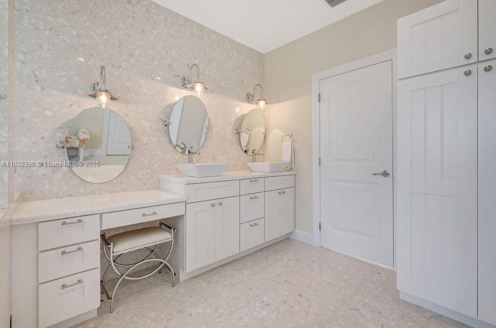 162 Bayview Dr, Islamorada, Florida image 23