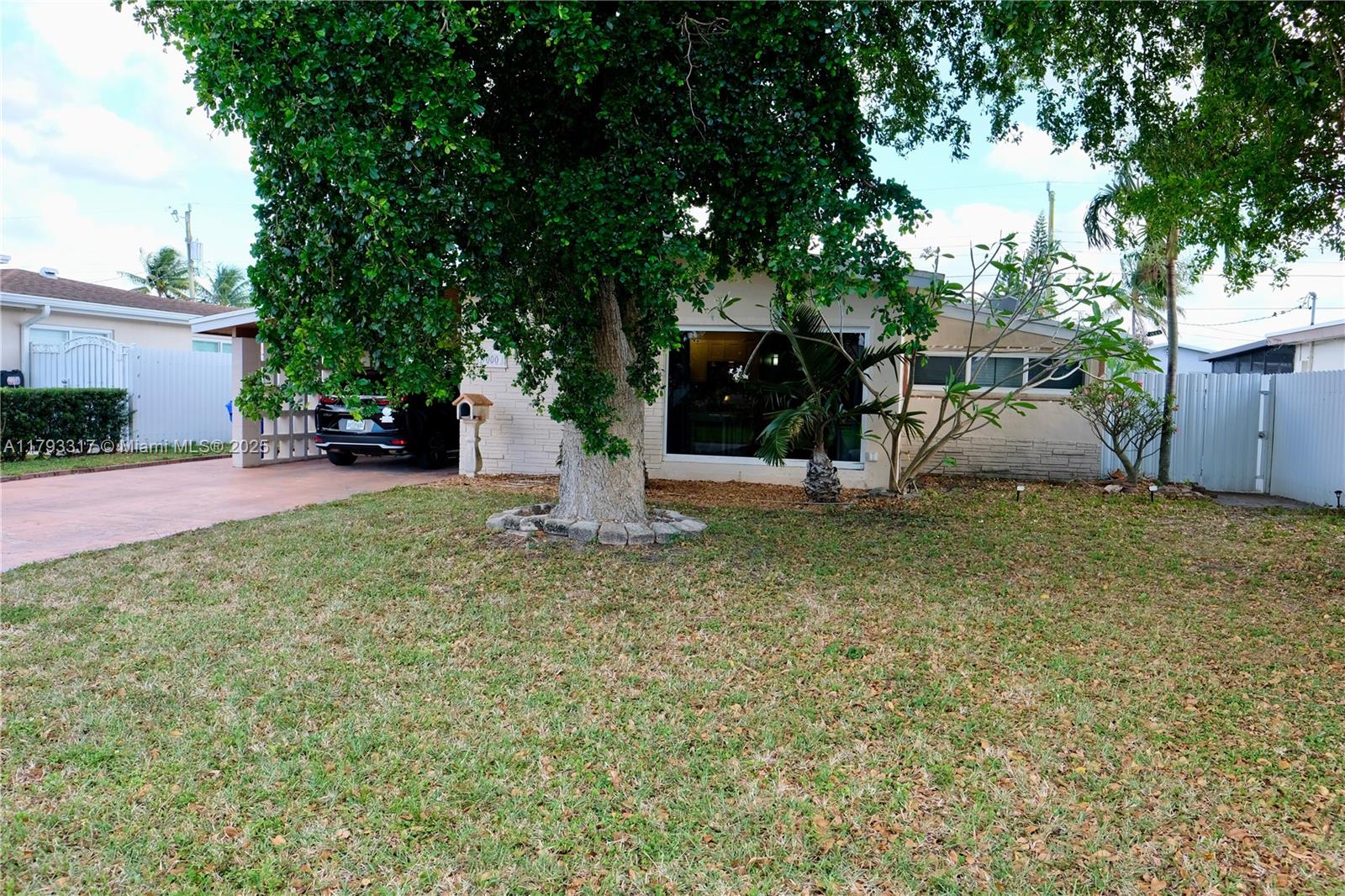 7000 SW 10th St, Pembroke Pines, Florida image 9