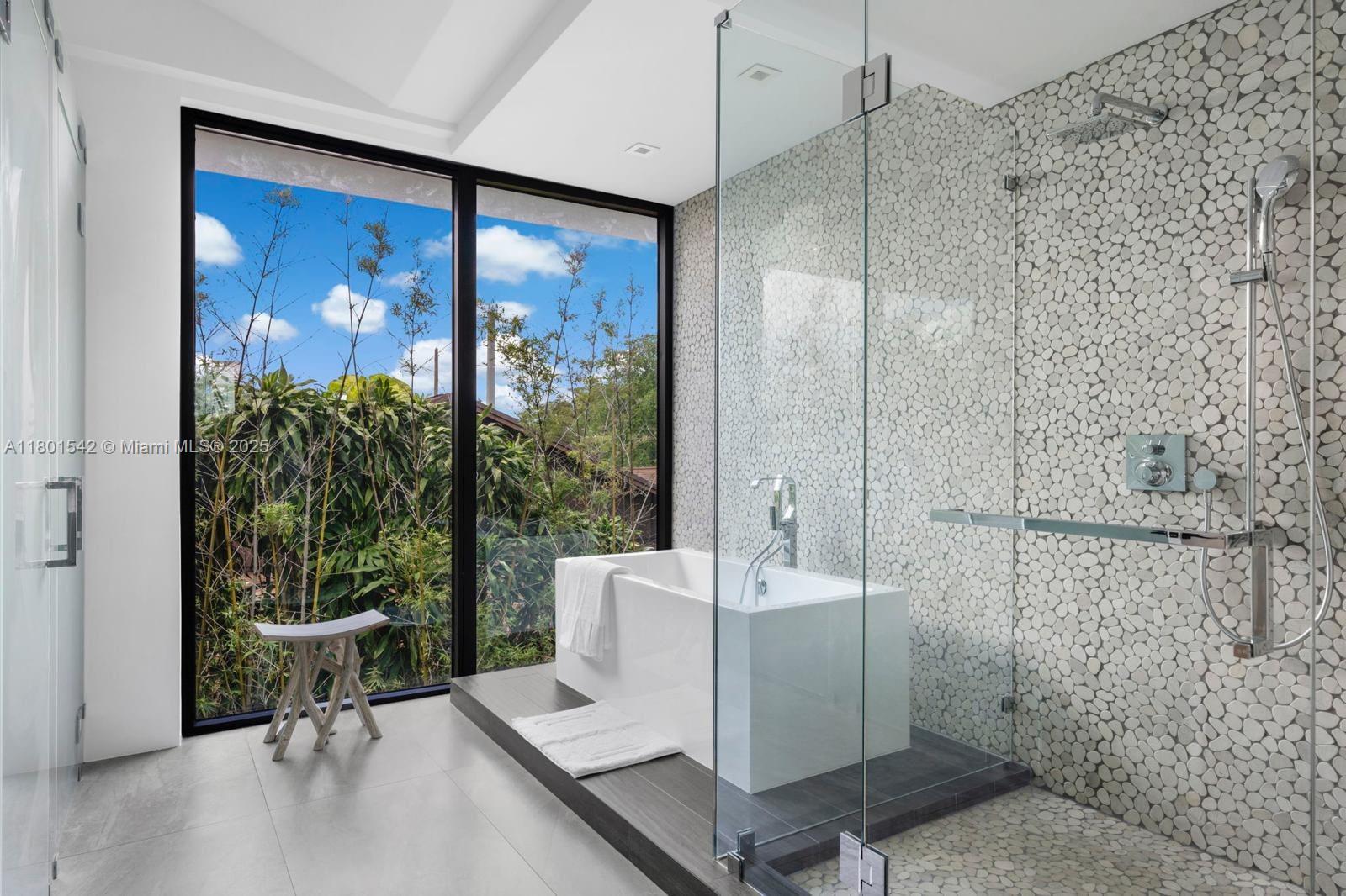 521 Holiday Dr, Hallandale Beach, Florida image 20