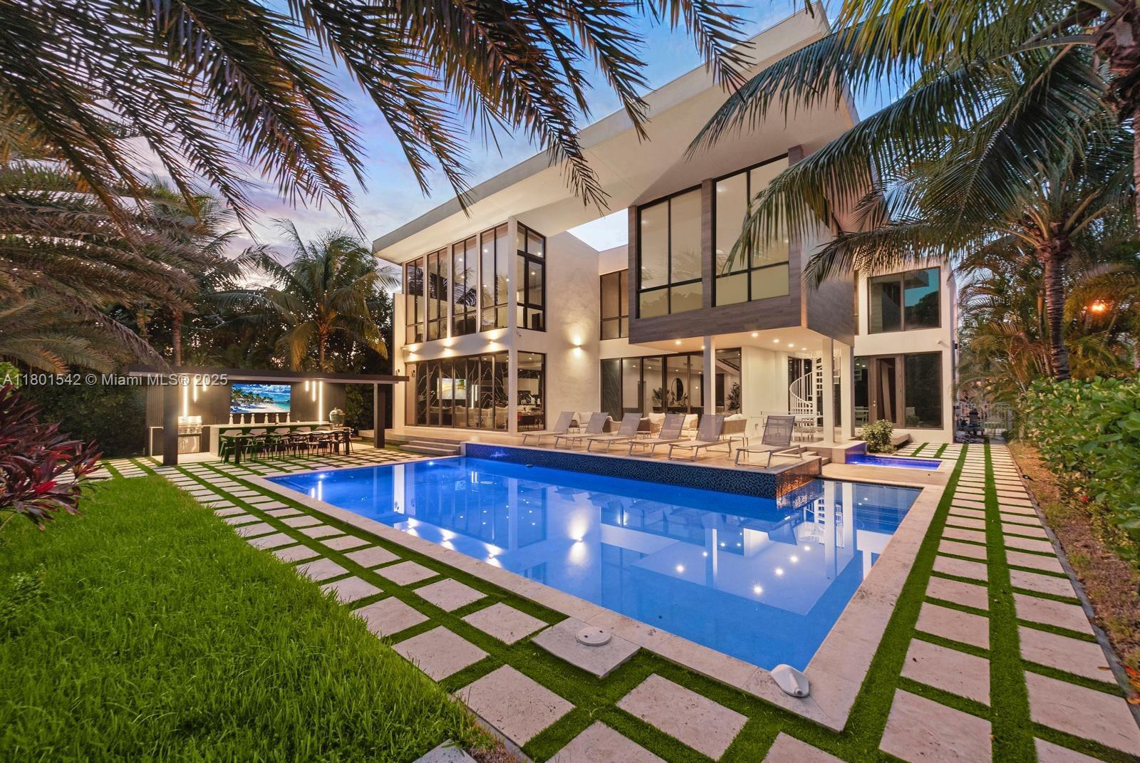 521 Holiday Dr, Hallandale Beach, Florida image 42