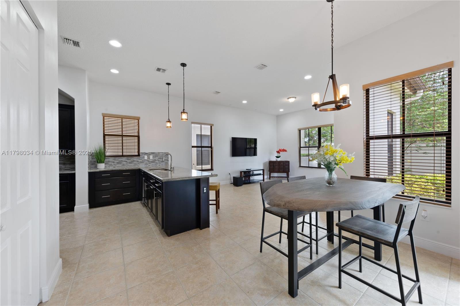 2691 NW 83rd Ter, Cooper City, Florida image 7