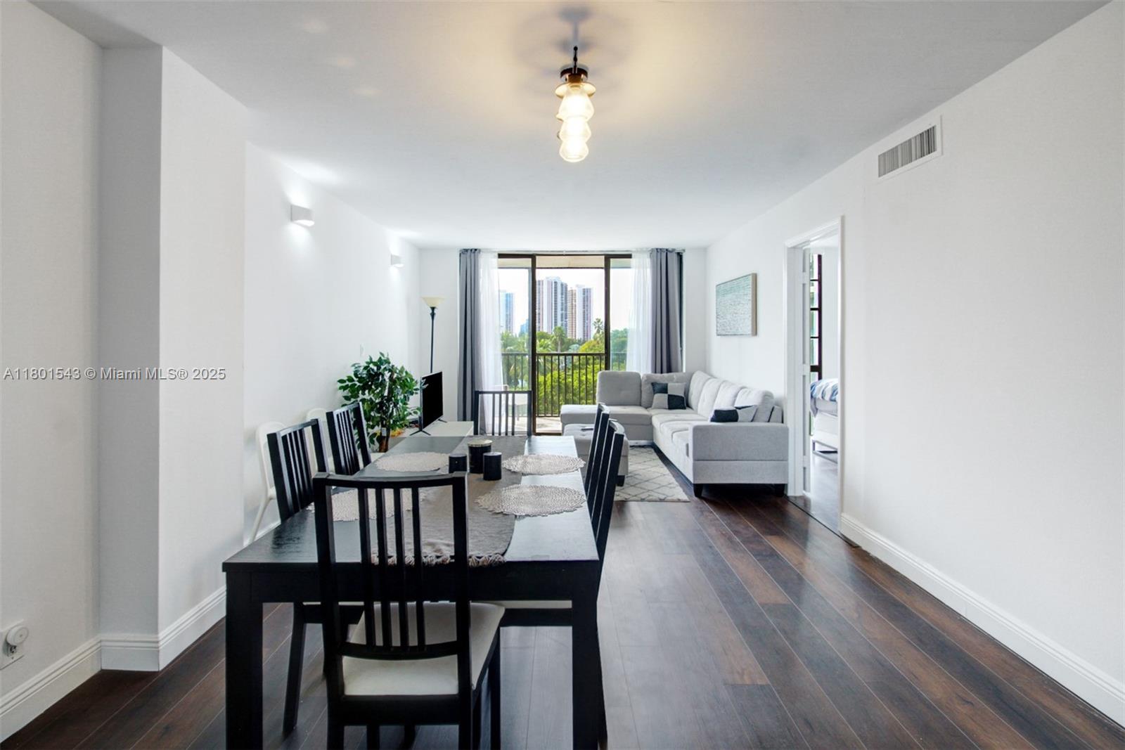 3401 N Country Club Dr #614, Aventura, Florida image 6