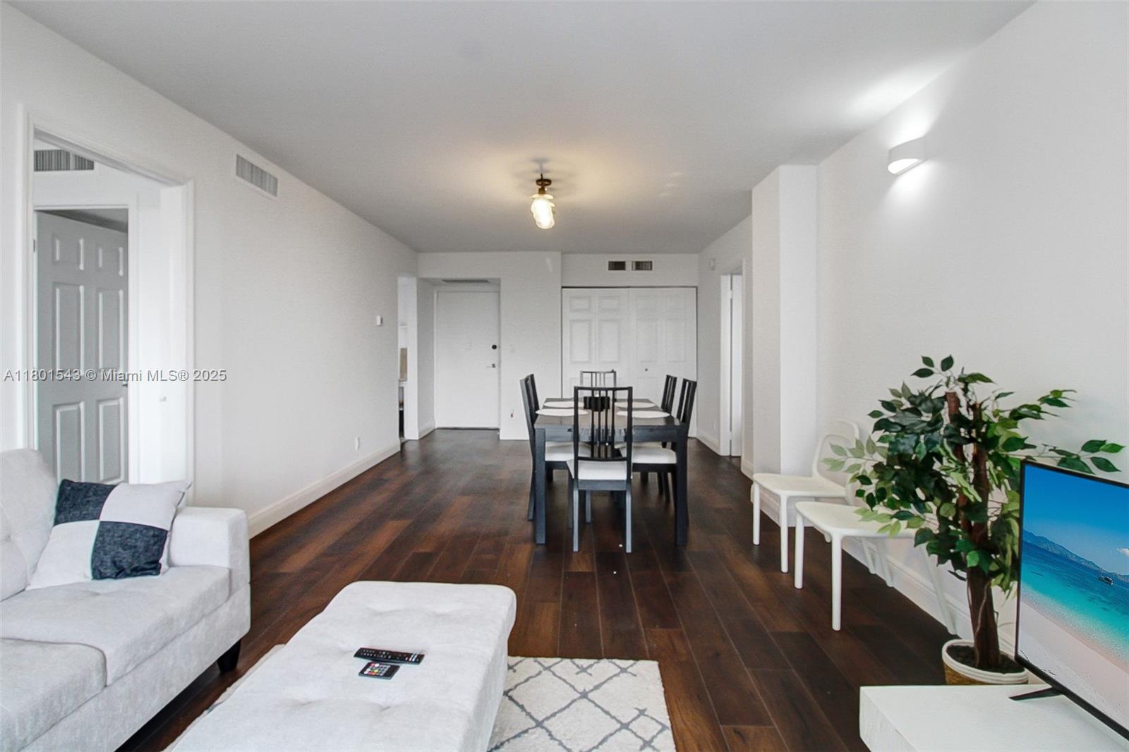 3401 N Country Club Dr #614, Aventura, Florida image 7