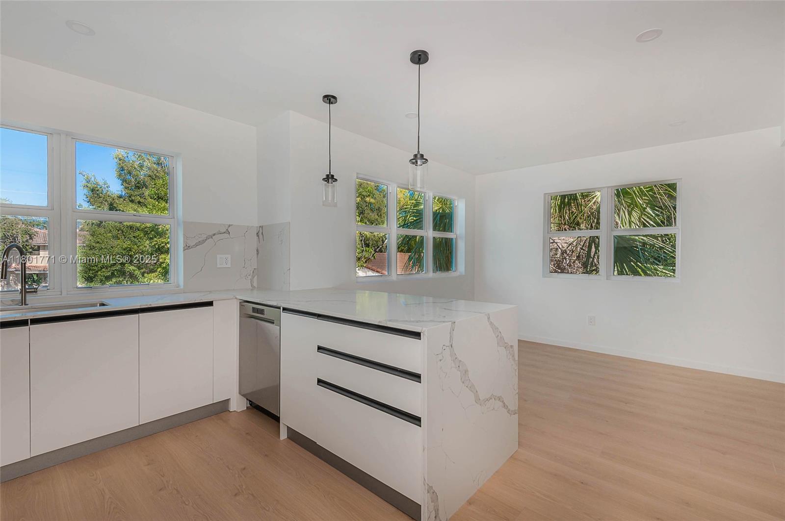 824 SE 12 Ct #08, Fort Lauderdale, Florida image 11