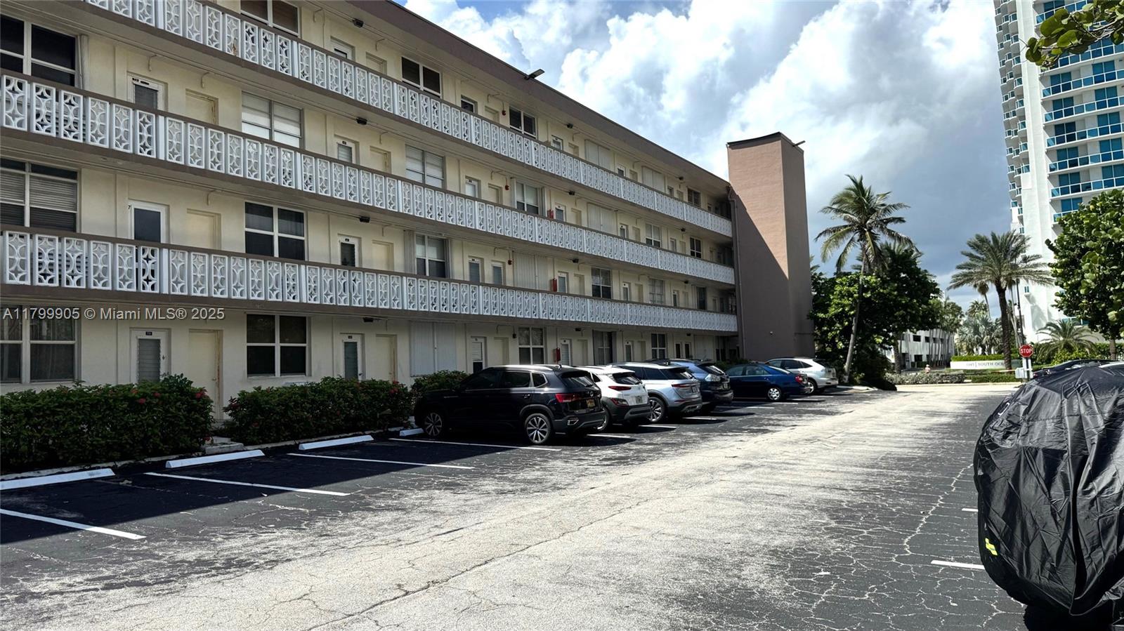 1936 S Ocean Dr #8D, Hallandale Beach, Florida image 4