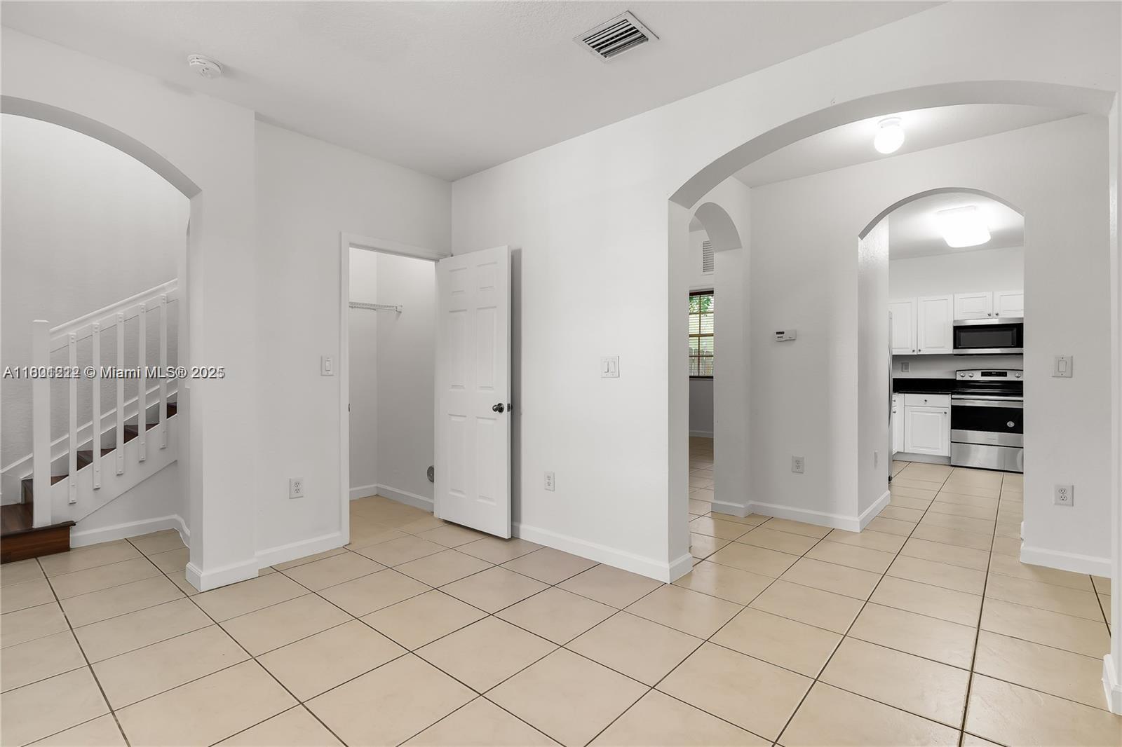 Property photo # 6