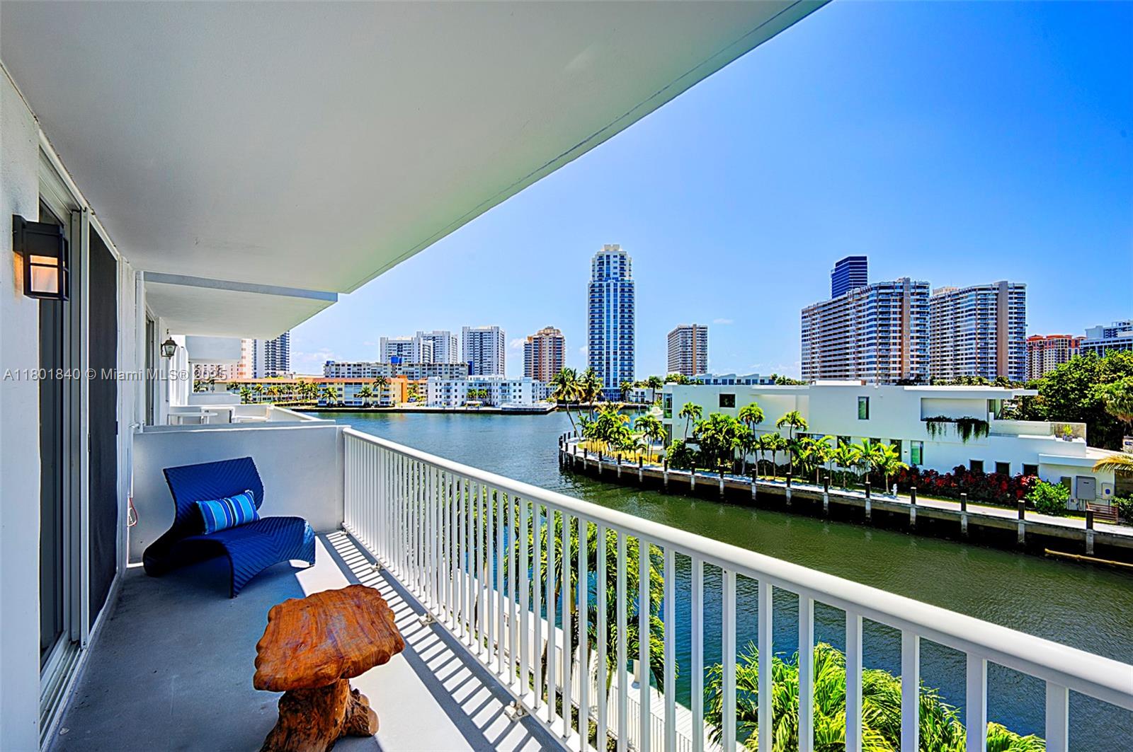 137 Golden Isles Dr #305, Hallandale Beach, Florida image 19