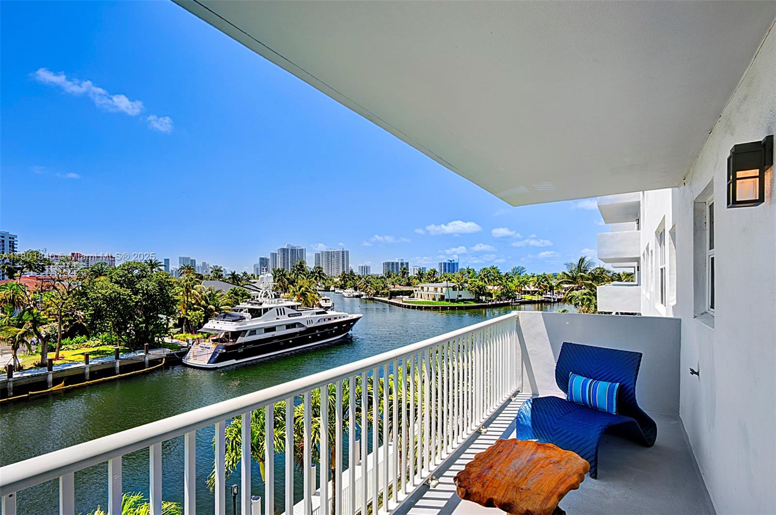 137 Golden Isles Dr #305, Hallandale Beach, Florida image 20