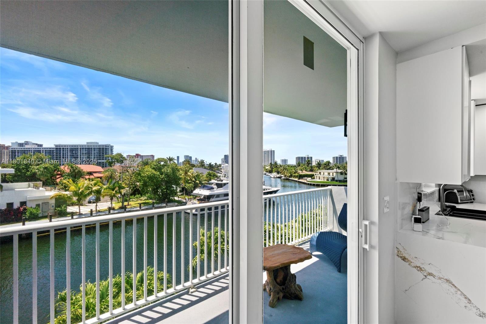 137 Golden Isles Dr #305, Hallandale Beach, Florida image 7