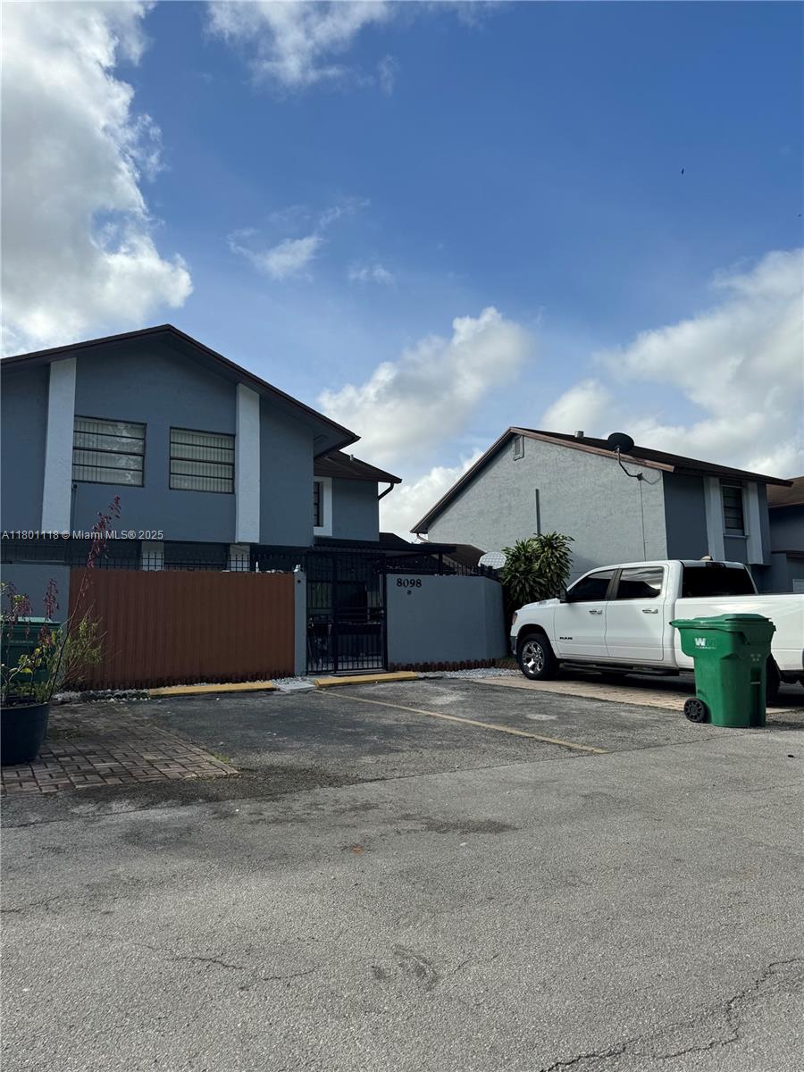 8098 NW 99th Ter, Hialeah Gardens, Florida image 2