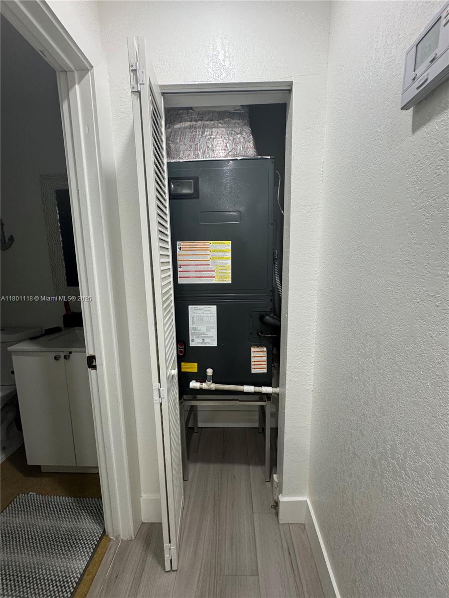 8098 NW 99th Ter, Hialeah Gardens, Florida image 32