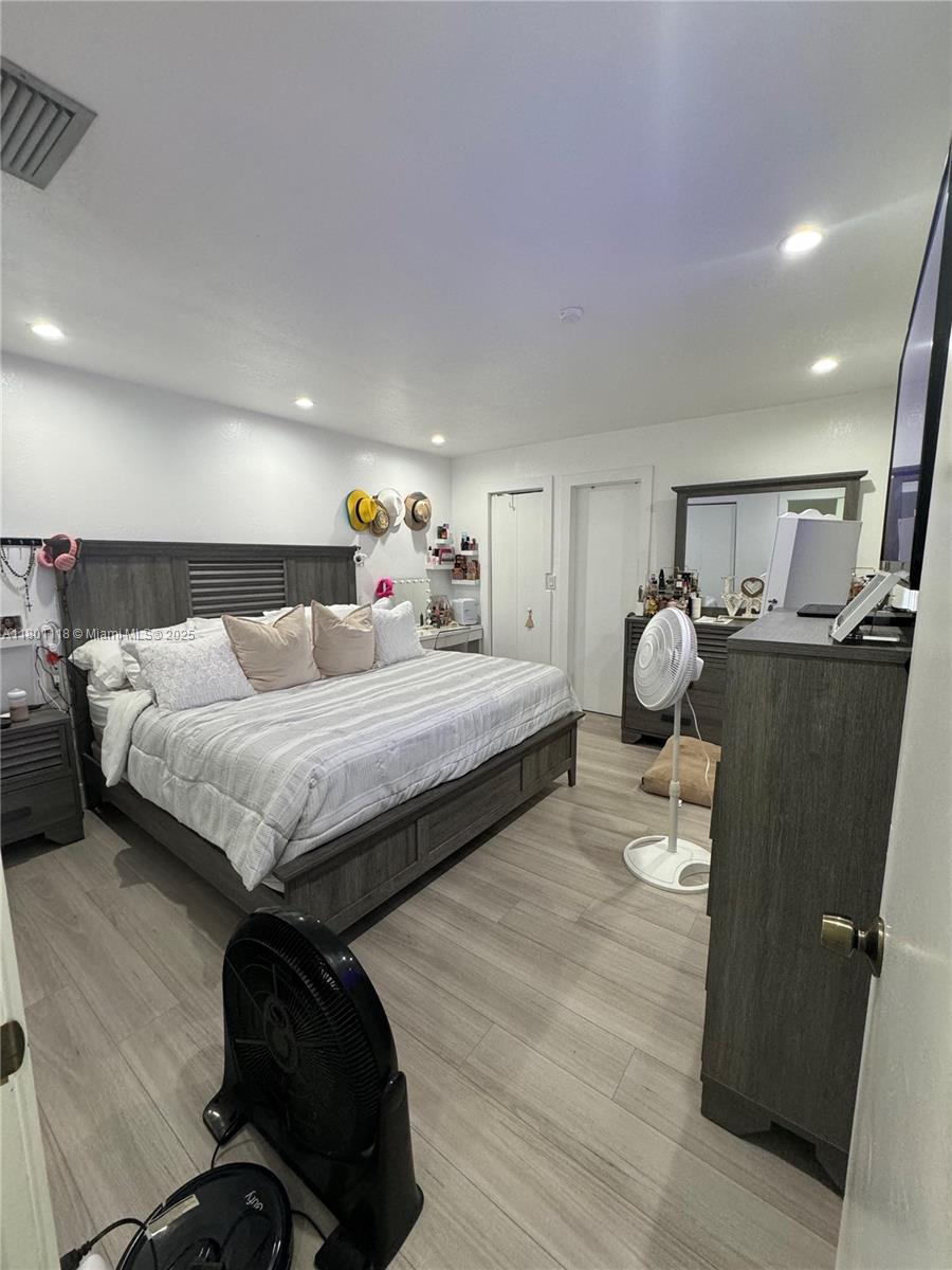 8098 NW 99th Ter, Hialeah Gardens, Florida image 47