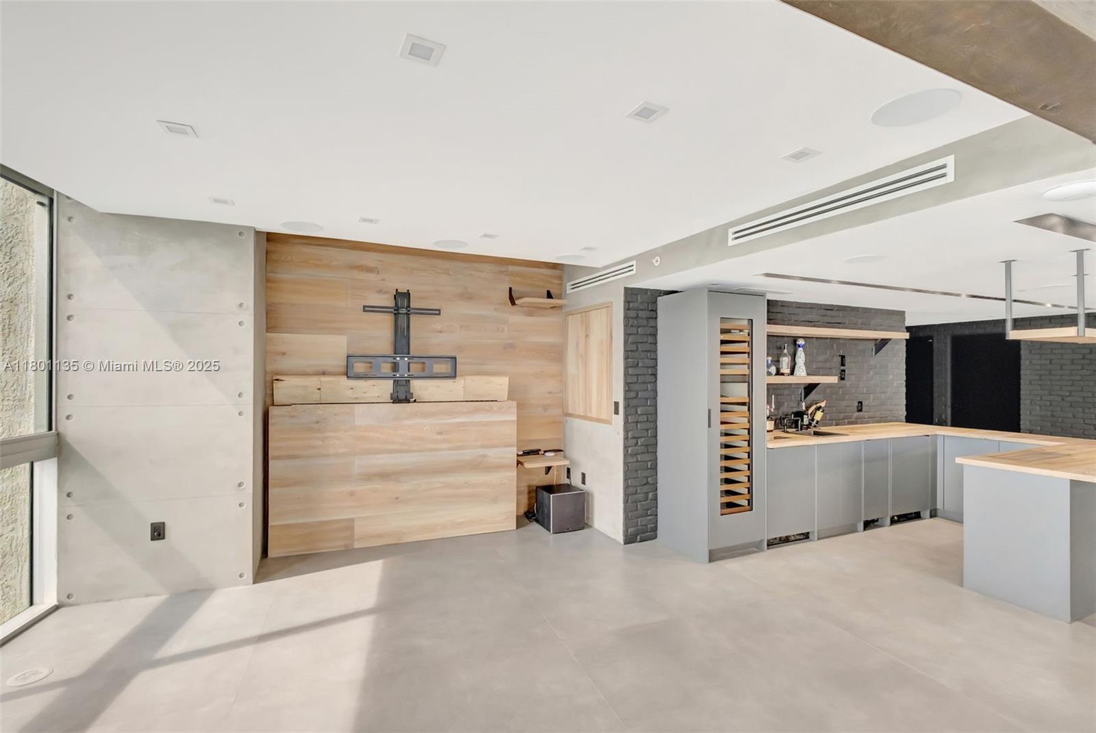 495 Brickell Ave #5202, Miami FL 33131