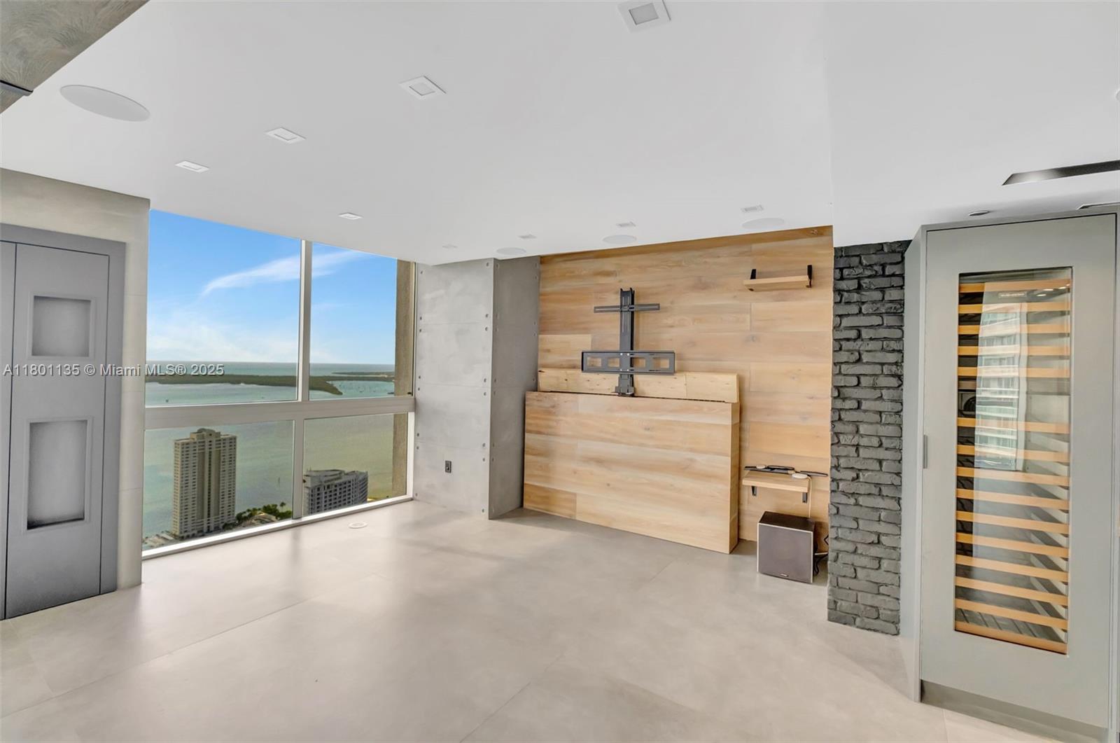 495 Brickell Ave #5202, Miami FL 33131