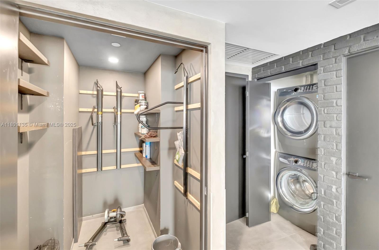 495 Brickell Ave #5202, Miami FL 33131