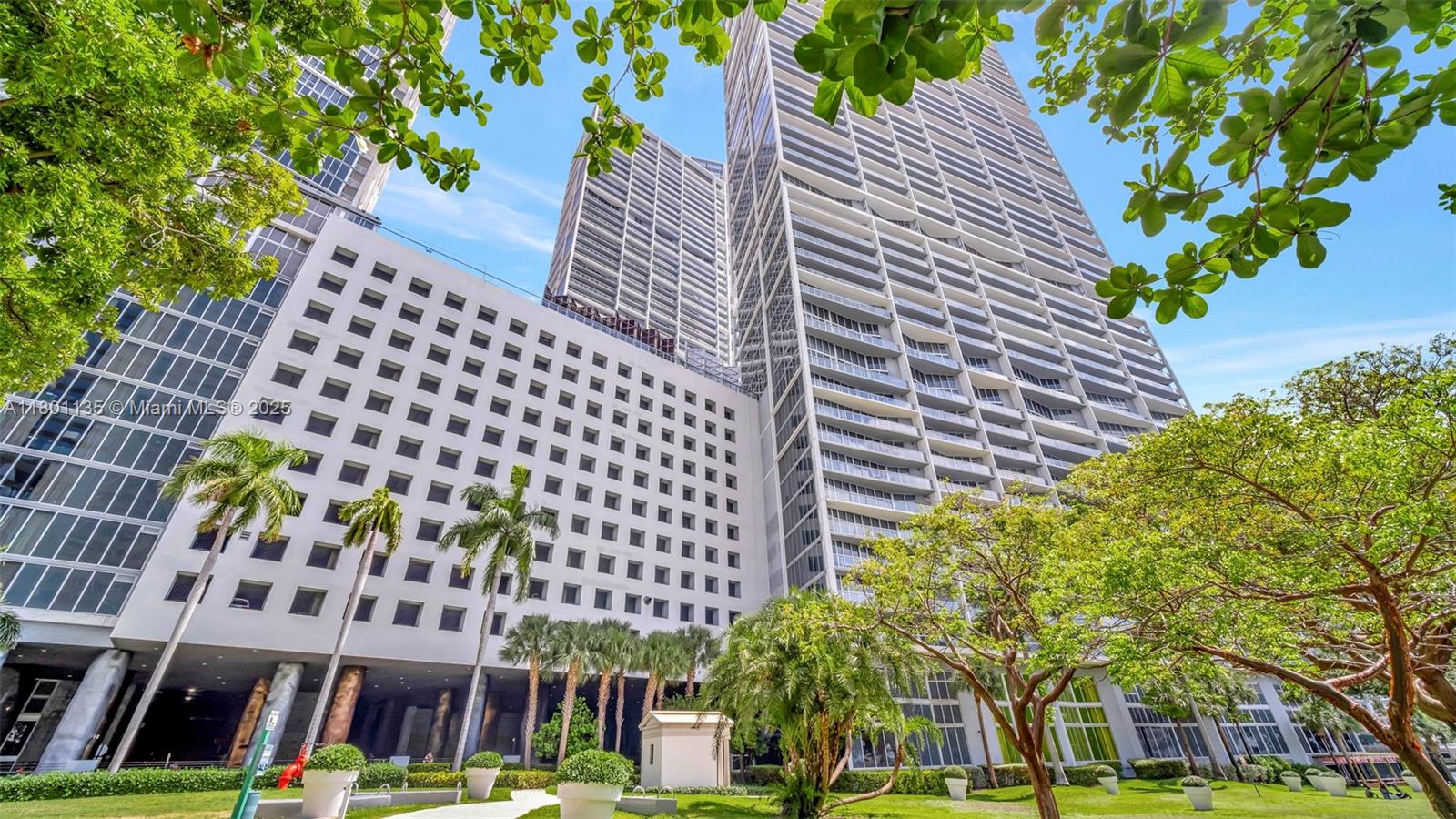 495 Brickell Ave #5202, Miami FL 33131