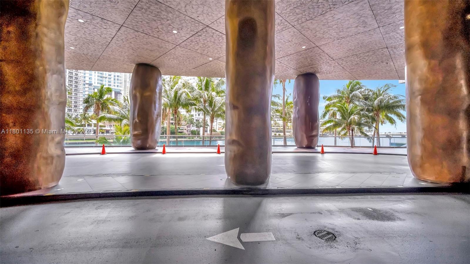 495 Brickell Ave #5202, Miami FL 33131