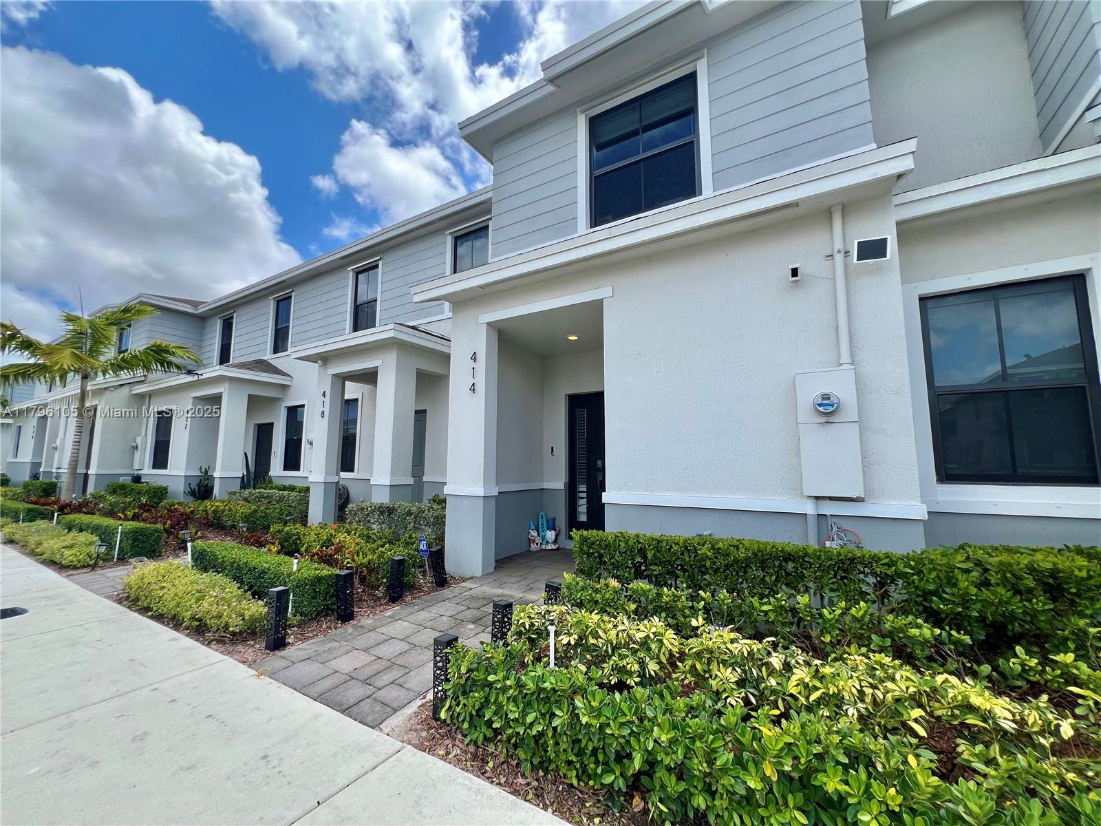 414 NE 12th St, Florida City, Florida image 2