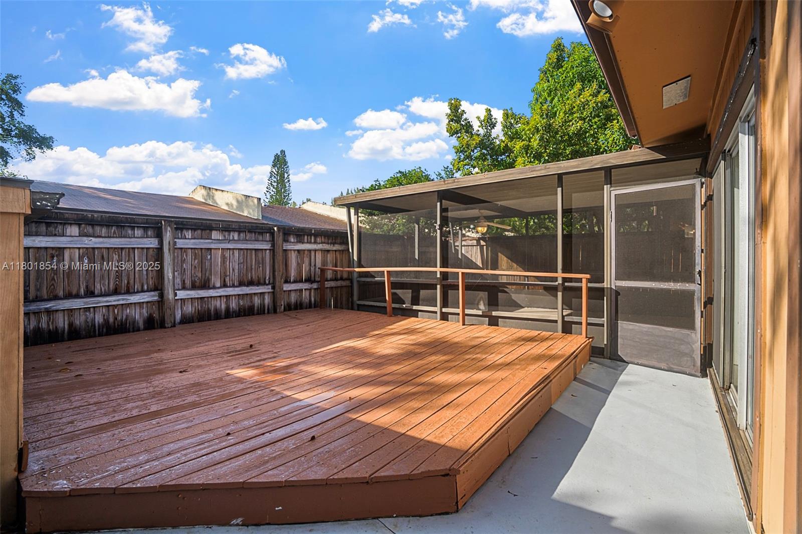 10300 Laurel Court, Pembroke Pines, Florida image 24