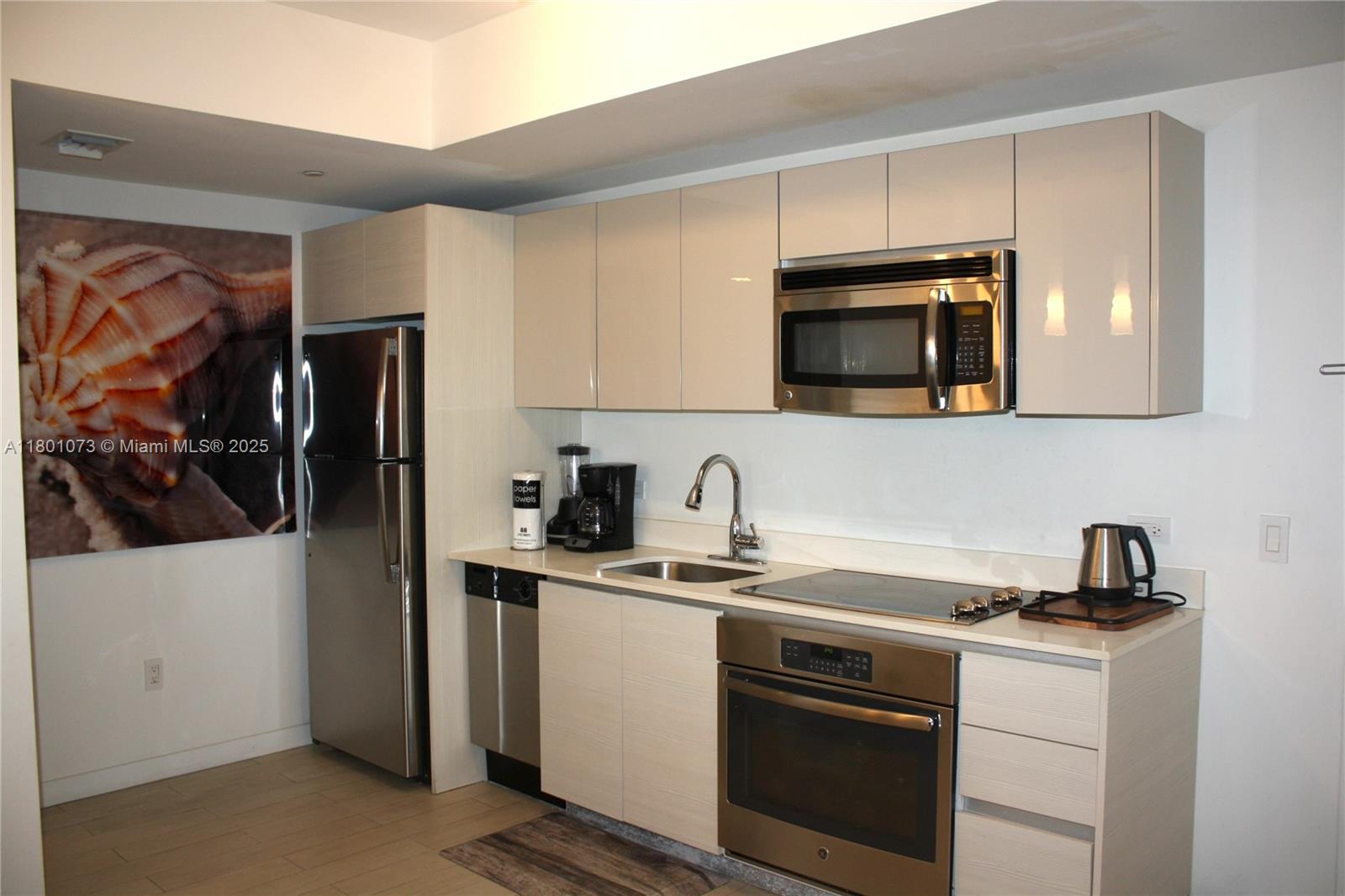 Listing Photo 11