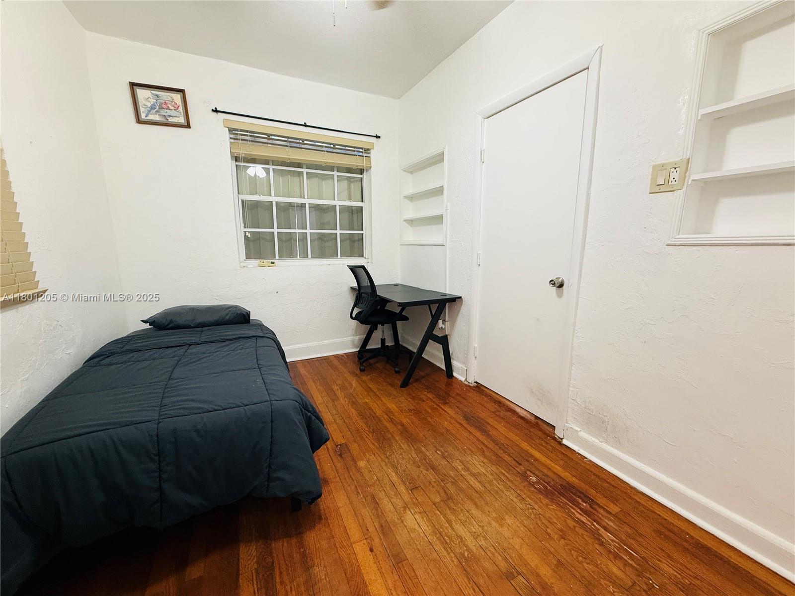 Listing Photo 10