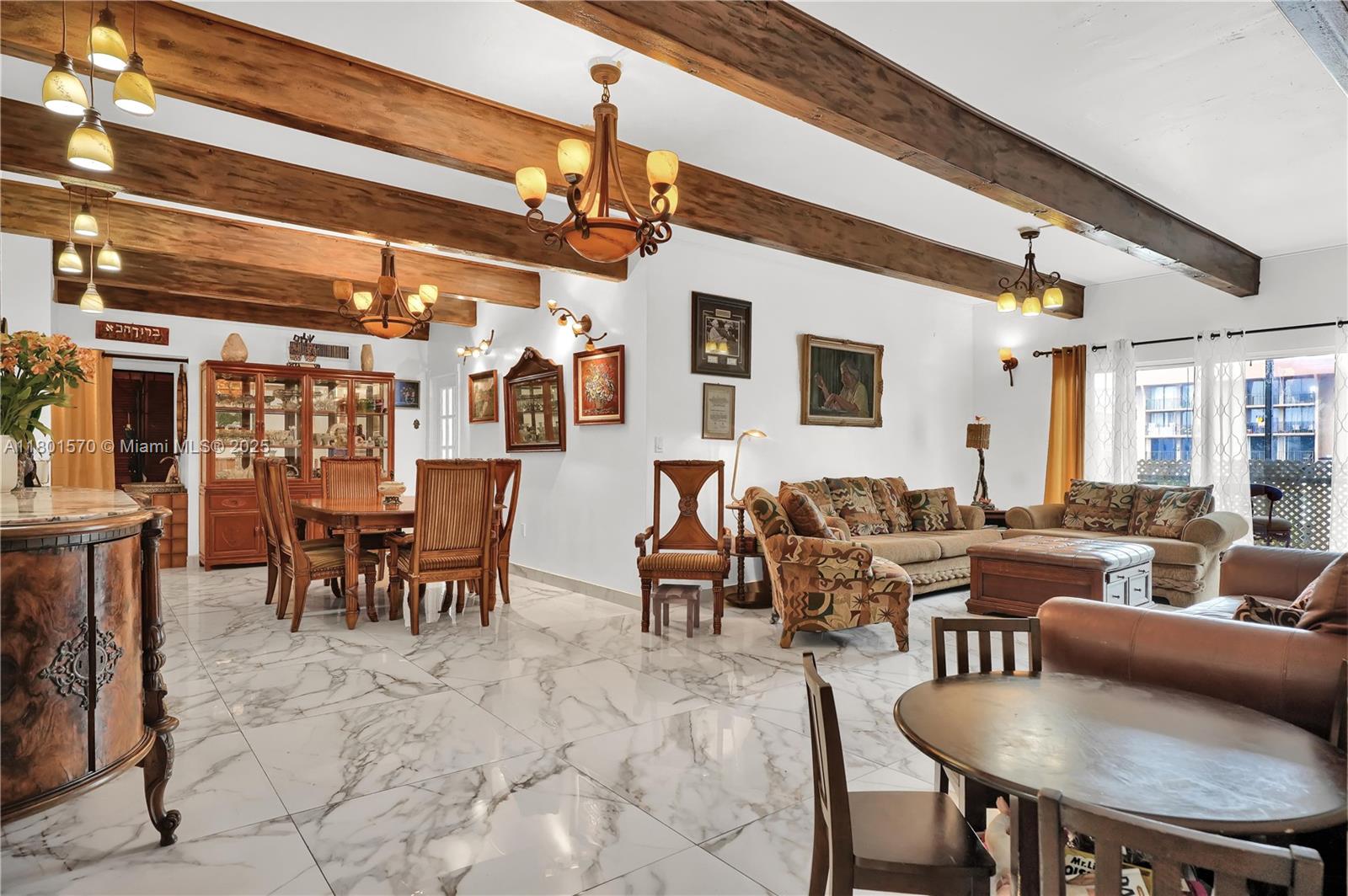 Apartamento en Venta en North Miami Beach, FL