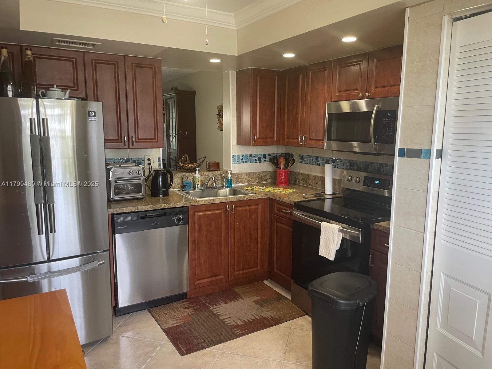 7680 NW 18th St #107, Margate, Florida image 11