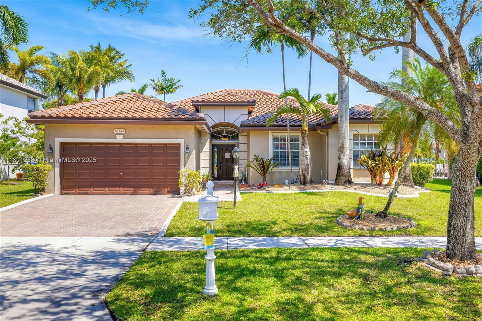 16343 Segovia Cir S, Pembroke Pines, Florida image 3